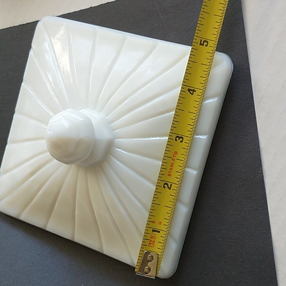 VTG Square Milk Glass Quilt Pattern Footed Trinket Box - Picture 8 of 11